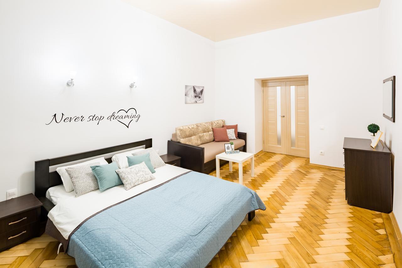 לבוב Bright And Cozy Apart With Balcony מראה חיצוני תמונה